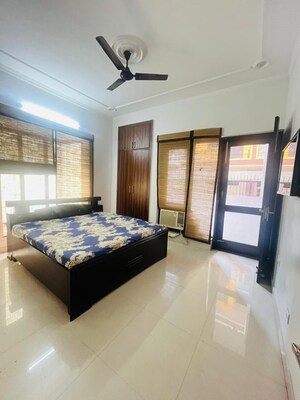 Bedroom in 3 BHK Builder Floor at Sector 38 – for Rent
