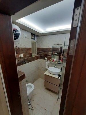 Bathroom in 4 BHK Apartment at The Rama Apartment, Sector 43 – for Rent