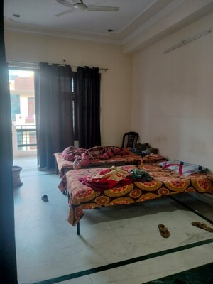 Bedroom in 2 BHK Builder Floor at Sector 38 – for Rent