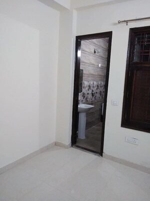 Room in 2 BHK Independent House at Urban Estate Residents Welfare Association Sector, Sector 4 – for Rent