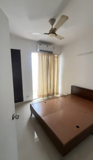 Room in 3 BHK Apartment at CHD Avenue 71, Sector 71 – for Rent