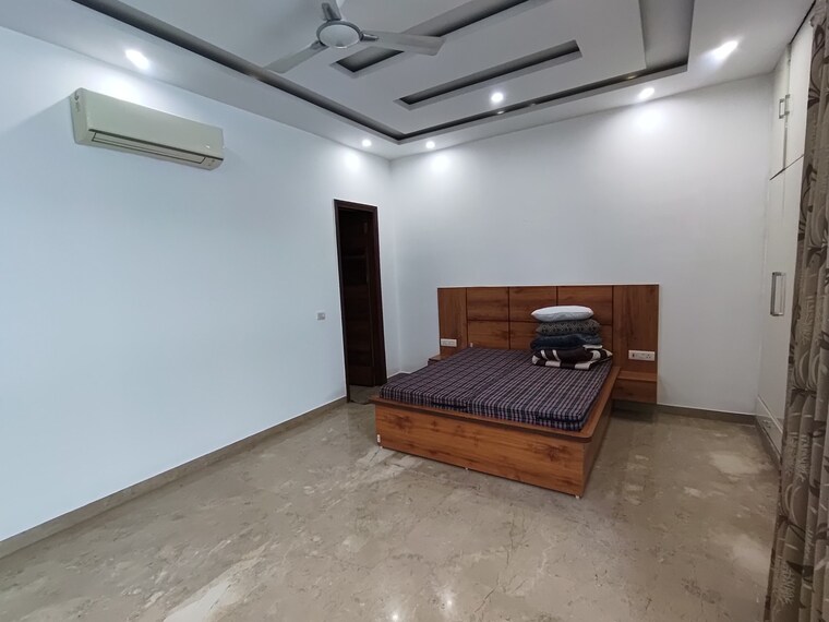 Bedroom, emaar-mgf-emerald-hills 2.5 Bedroom 212 Sq.Yd. Apartment In Sector 65 Gurgaon 10177907