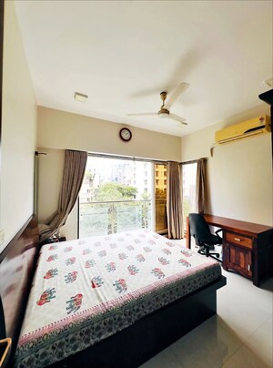 Bedroom in 2 BHK Apartment at Andheri West – for Rent