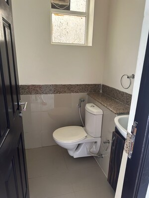 Bathroom in 2.5 BHK Apartment at Emaar MGF Emerald Hills, Sector 65 – for Rent