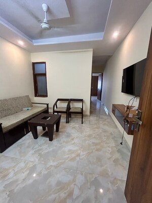 Staircase in 1.5 BHK Builder Floor at Dlf City Phase 3 – for Rent