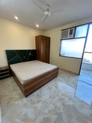 Kitchen in 1.5 BHK Builder Floor at Dlf City Phase 3 – for Rent