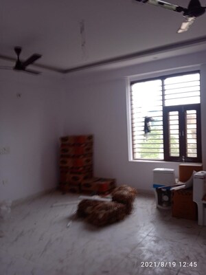 Room in 2 BHK Independent House at Urban Estate Residents Welfare Association Sector, Sector 4 – for Rent