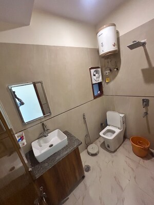 Furnished Amenities in 1.5 BHK Builder Floor at Dlf City Phase 3 – for Rent