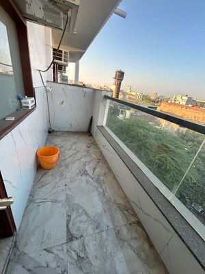 Balcony in 1.5 BHK Builder Floor at Dlf City Phase 3 – for Rent