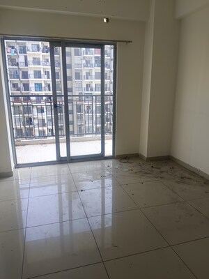 Room in 2 BHK Apartment at Gulshan Bellina, Sector 16 Greater Noida – for Rent