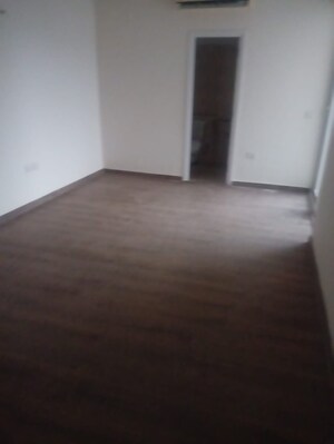 Room in 3 BHK Apartment at Emaar Imperial Gardens, Sector 102 – for Sale