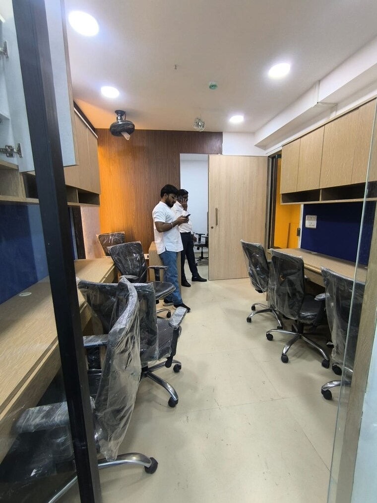 Team Area, knox-plaza Commercial Office Space 500 Sq.Ft. In Malad West Mumbai 10181542