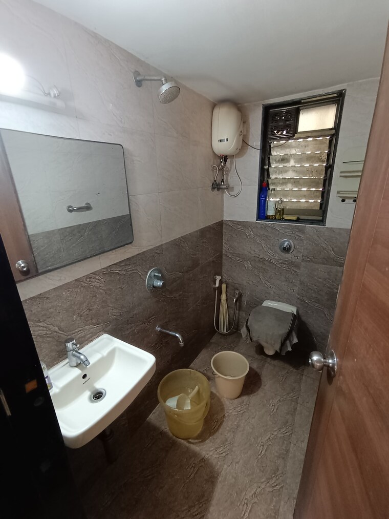 Bathroom, ankur-building 2 Bedroom 700 Sq.Ft. Apartment In Malad West Mumbai 10181644