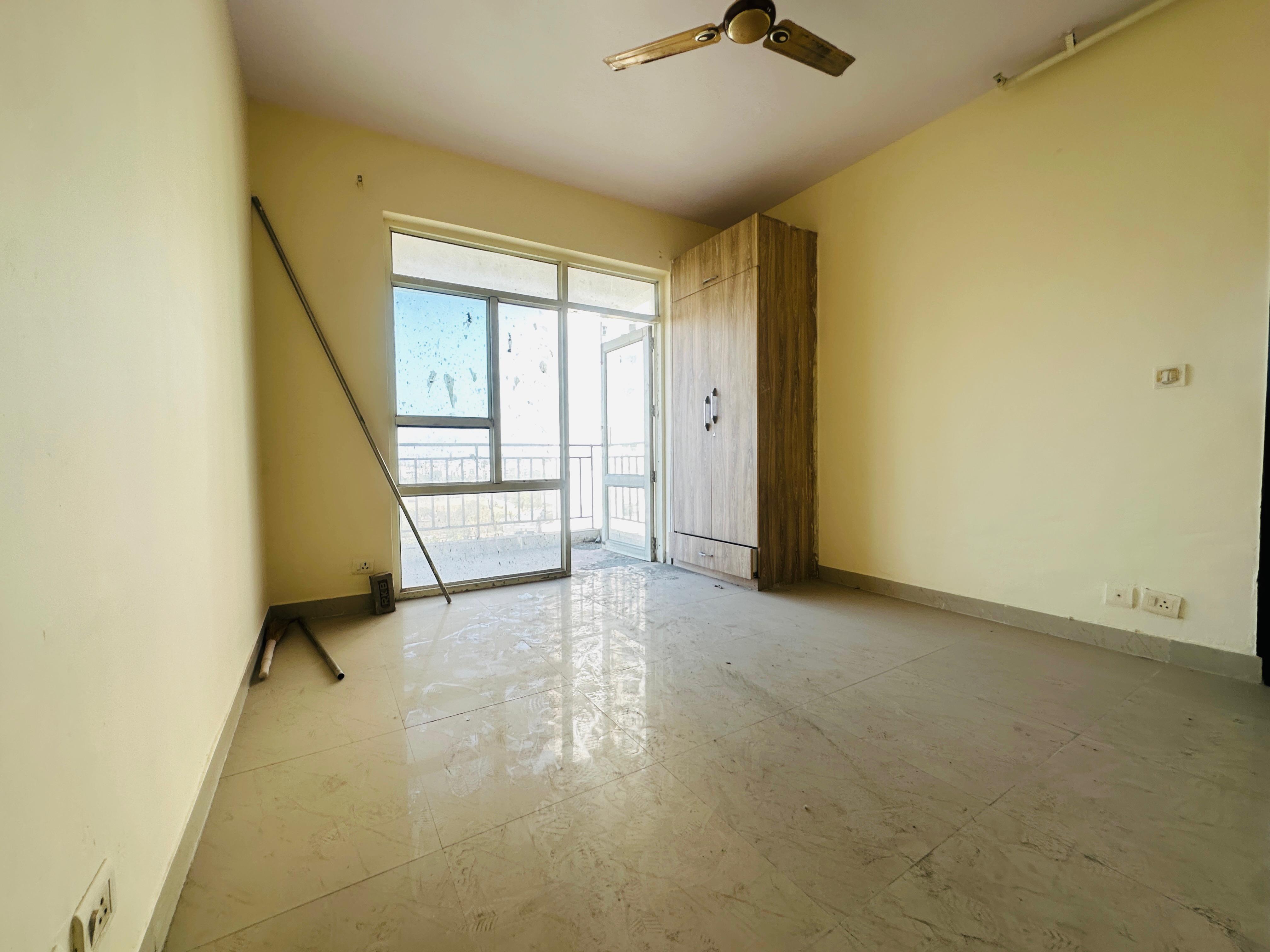 3 BHK Apartment For Rent in ERA Redwood Residency