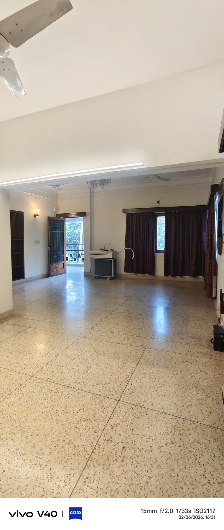 Living Room, defence colony 2.5 Bedroom 325 Sq.Yd. Apartment In Defence Colony Delhi 10181726
