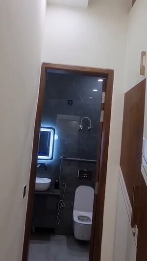 Furnished Amenities in 3 BHK Builder Floor at BPTP Parkland Pride, Sector 77 – for Sale