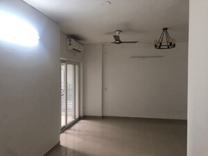 Room in 3.5 BHK Apartment at Spaze Privy AT4, Sector 84 – for Sale