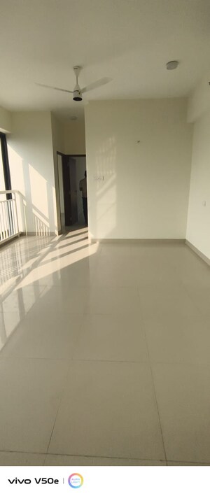 Room in 1 BHK Apartment at IM Applaud 38, Goregaon East – for Rent