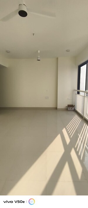 Room in 1 BHK Apartment at IM Applaud 38, Goregaon East – for Rent