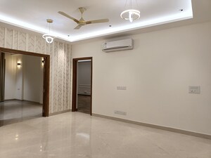 Room in 4 BHK Builder Floor at Sector 56 – for Rent