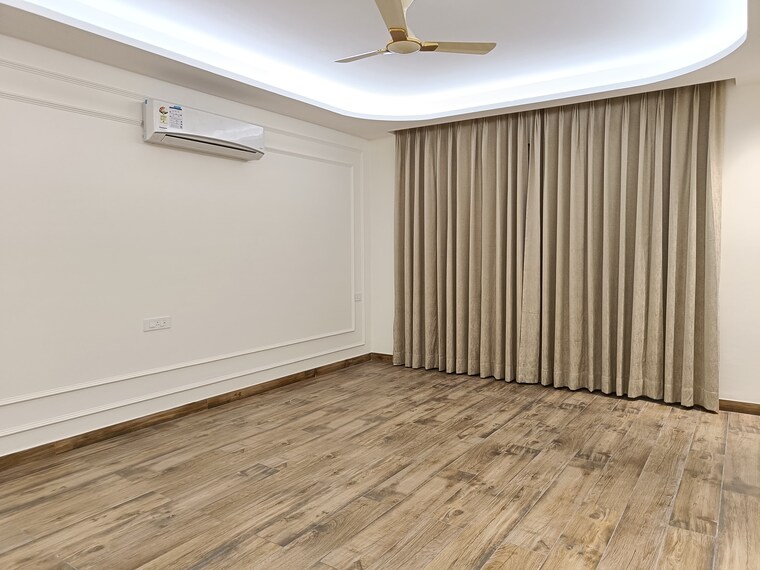 Room, sector 56 4 Bedroom 500 Sq.Yd. Builder Floor In Sector 56 Gurgaon 10182868