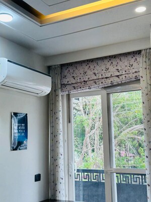 Room in 3 BHK Builder Floor at DLF City Phase IV, Dlf Phase iv – for Rent