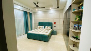 Bedroom in 3 BHK Builder Floor at DLF City Phase IV, Dlf Phase iv – for Rent