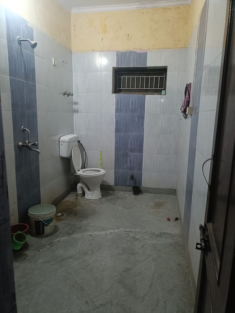 Bathroom, sector 9a 1 Bedroom 100 Sq.Yd. Independent House In Sector 9a Gurgaon 10183002