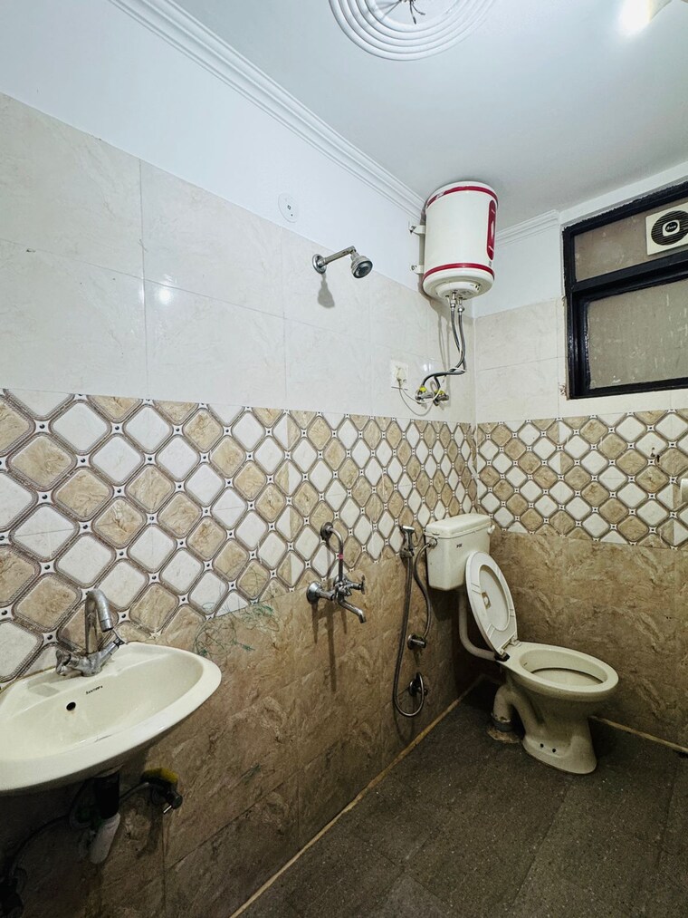 Bathroom, saket 1 Bedroom 600 Sq.Ft. Apartment In Saket Delhi 10183025