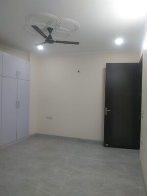Room in 2 BHK Builder Floor at Sector 78 – for Sale