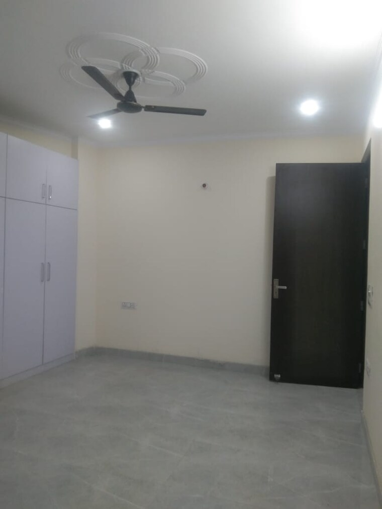 Room, sector 78 2 Bedroom 101 Sq.Yd. Builder Floor In Sector 78 Noida 10183439