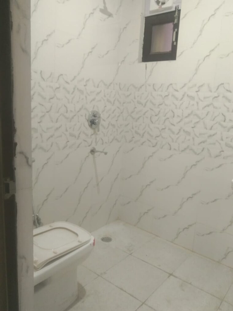 Bathroom, sector 78 2 Bedroom 101 Sq.Yd. Builder Floor In Sector 78 Noida 10183439