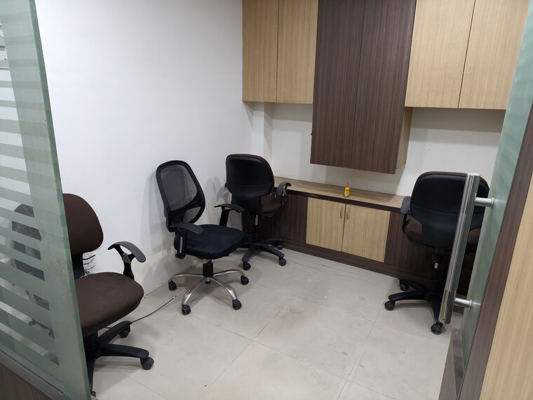 Team Area, netaji subhash place Commercial Office Space 698 Sq.Ft. In Netaji Subhash Place Delhi 10184012