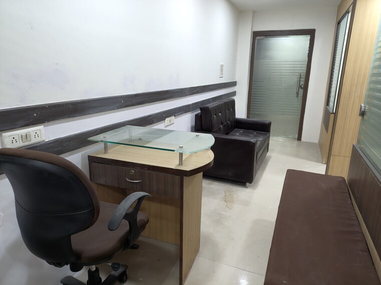 Team Area, netaji subhash place Commercial Office Space 698 Sq.Ft. In Netaji Subhash Place Delhi 10184012