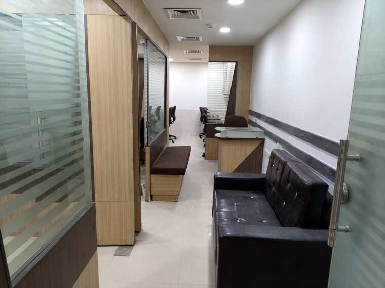 Team Area, netaji subhash place Commercial Office Space 698 Sq.Ft. In Netaji Subhash Place Delhi 10184012