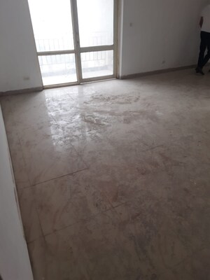 Room in 3 BHK Apartment at ERA Redwood Residency, Sector 78 – for Rent