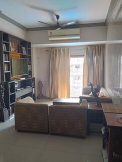 2 BHK + Extra Room Apartment For Rent in Tharwani Heritage