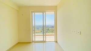 Room in 2 BHK Apartment at Omaxe The Resort, South Mullanpur – for Rent