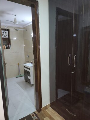 Bathroom in 3 BHK Builder Floor at BP Homes, Sector 85 – for Sale