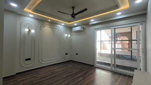 Room in 4 BHK Builder Floor at Sector 45 – for Sale