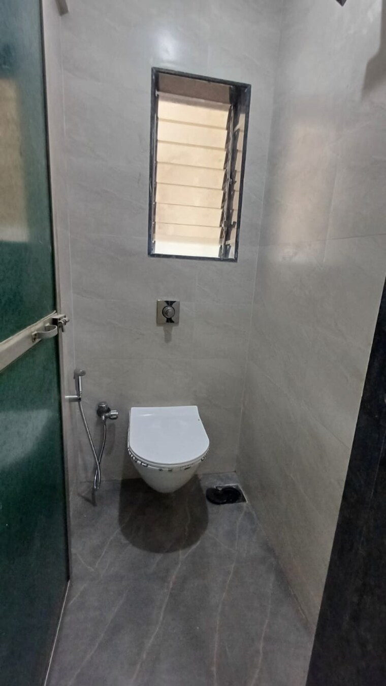 Bathroom, arjun-chs-vasant-vihar 2 Bedroom 700 Sq.Ft. Apartment In Vasant Vihar Thane 10186901