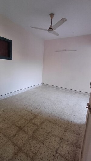 Room in 2 BHK Apartment at Arjun CHS Vasant Vihar, Vasant Vihar – for Rent