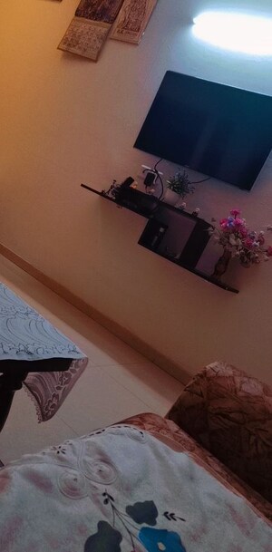 Furnished Amenities in 3 BHK Apartment at Prateek Wisteria, Sector 77 – for Rent