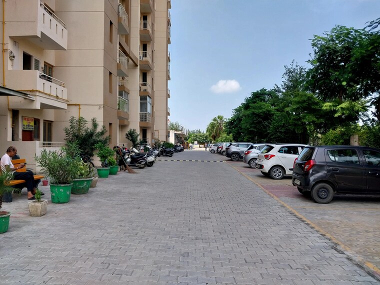  Parking, shiv-sai-ozone-park 3 Bedroom 1709 Sq.Ft. Apartment In Sector 86 Faridabad 10187055