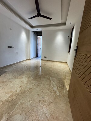 Room in 2 BHK Builder Floor at Saket – for Rent