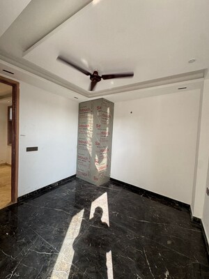 Room in 2 BHK Builder Floor at Saket – for Rent