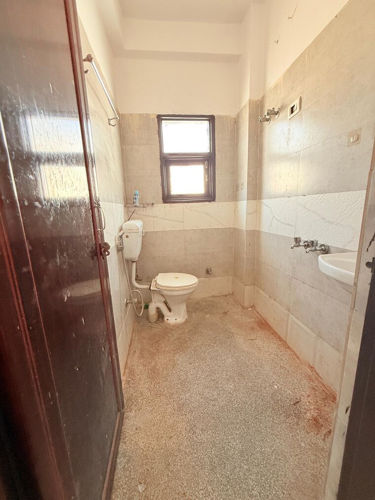 Bathroom, saket 1 Bedroom 608 Sq.Ft. Builder Floor In Saket Delhi 10187156