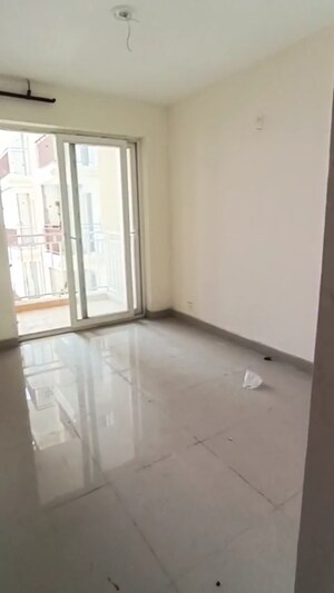 Room in 2.5 BHK Apartment at BSB Vaibhav Heritage Height, Sector 16 Greater Noida – for Sale