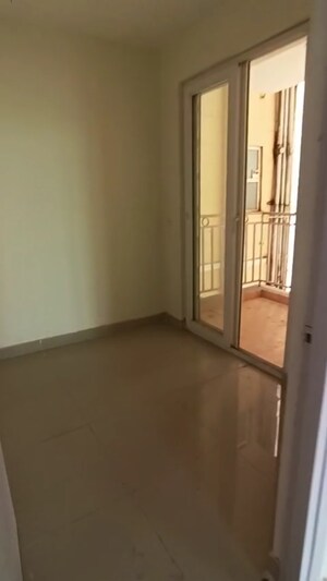 Room in 2.5 BHK Apartment at BSB Vaibhav Heritage Height, Sector 16 Greater Noida – for Sale