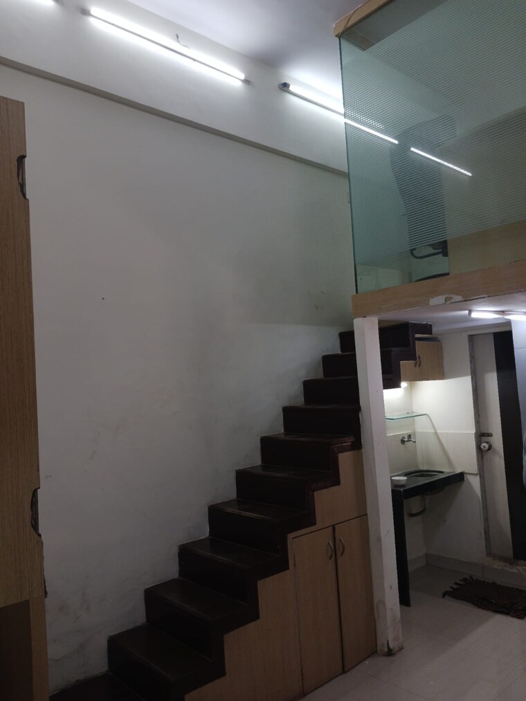 Bathroom, ghatkopar west Commercial Office Space 500 Sq.Ft. In Ghatkopar West Mumbai 10187269